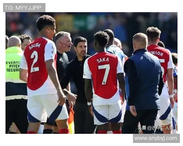 足总杯激战阿森纳与利物浦2-2平神扑瞬间引发争议判罚热议