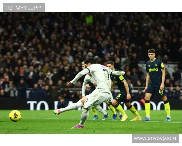 英超精彩对决巴萨3-0热刺帽子戏法点燃全场激情