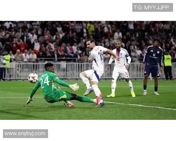 曼联与里昂友谊赛激战三场绝杀瞬间引爆全场精彩回顾